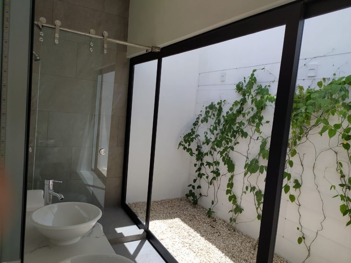 15 de 23: BAÑO PRINCIPAL