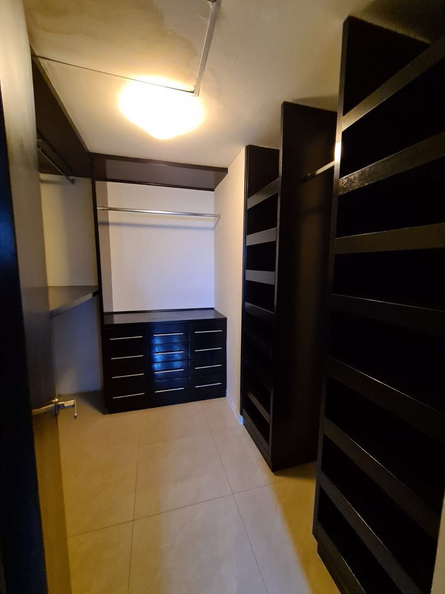 12 de 25: Closet Rec. principal