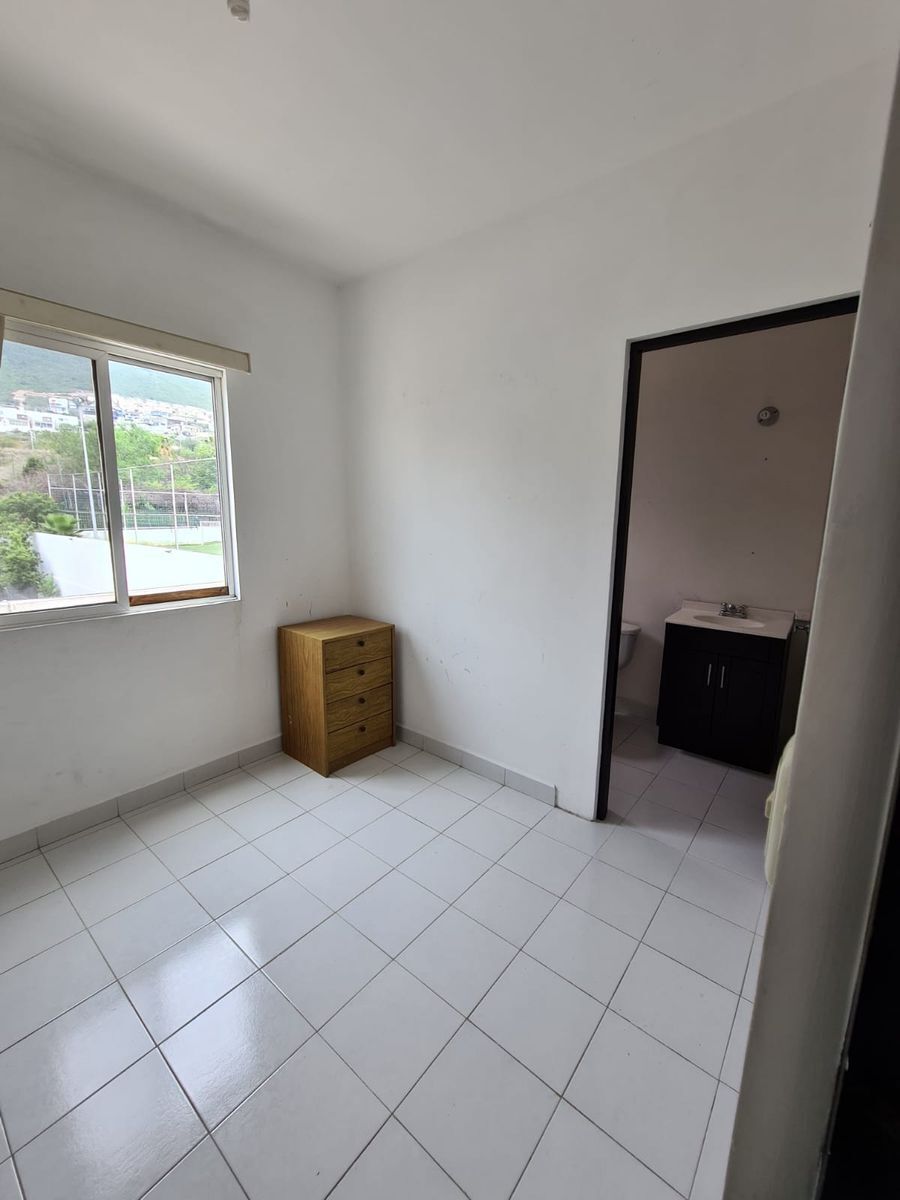 21 de 25: Cuarto de Servicio