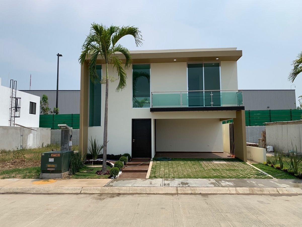 1 de 46: Fachada