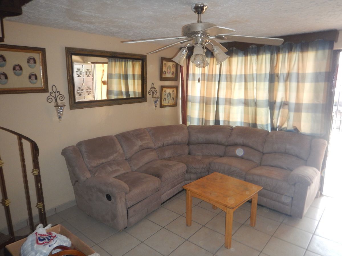 2 de 8: Sala
