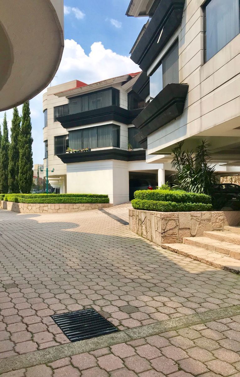 1 de 17: Fachada