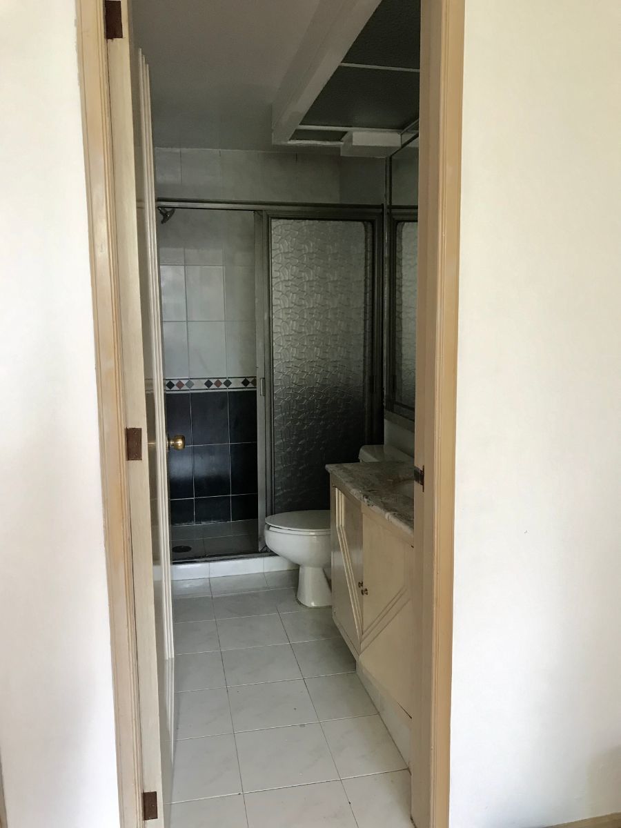 9 de 17: Baño Recámara Principal