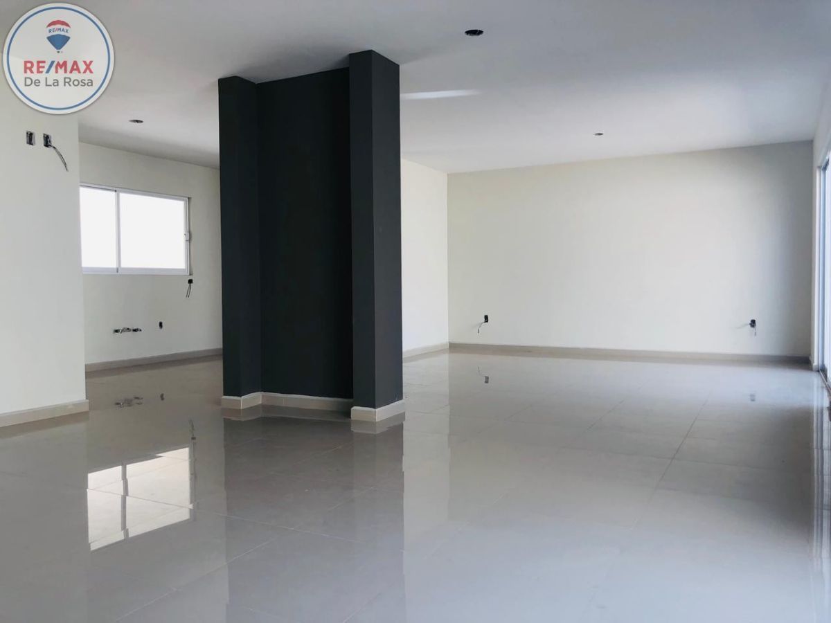 4 de 19: SALA - COMEDOR