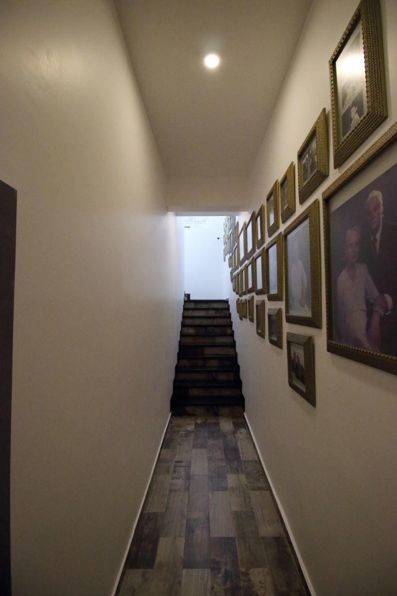 4 de 45: Escalera de Ingreso