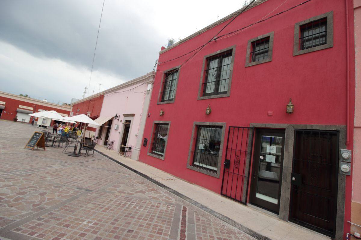 2 de 45: Frente sobre la Plazoleta Hidalgo