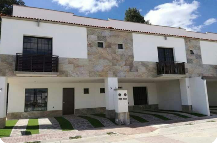1 de 12: Modelo Estefanía
