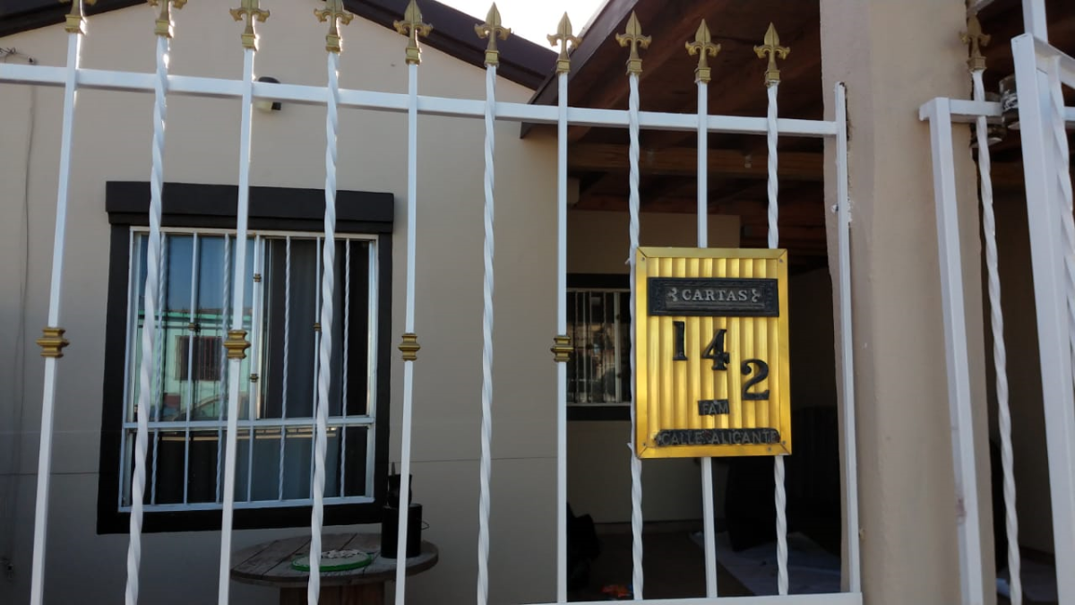 2 de 14: FACHADA
