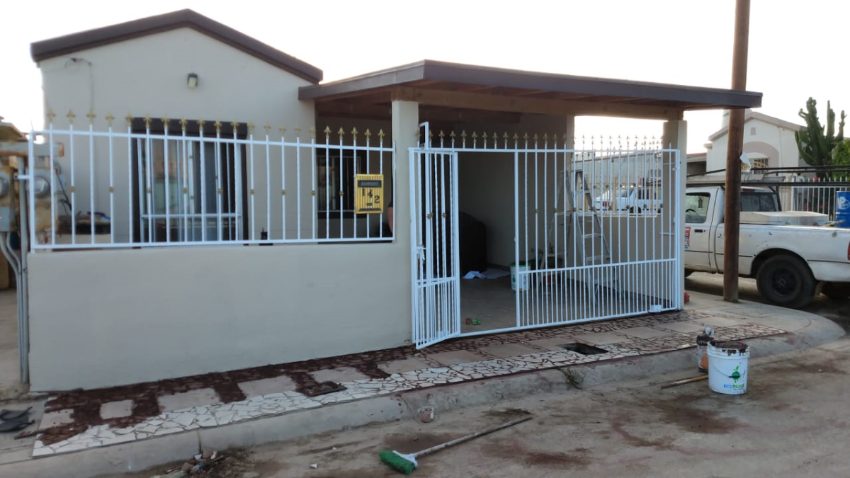 1 de 14: FACHADA