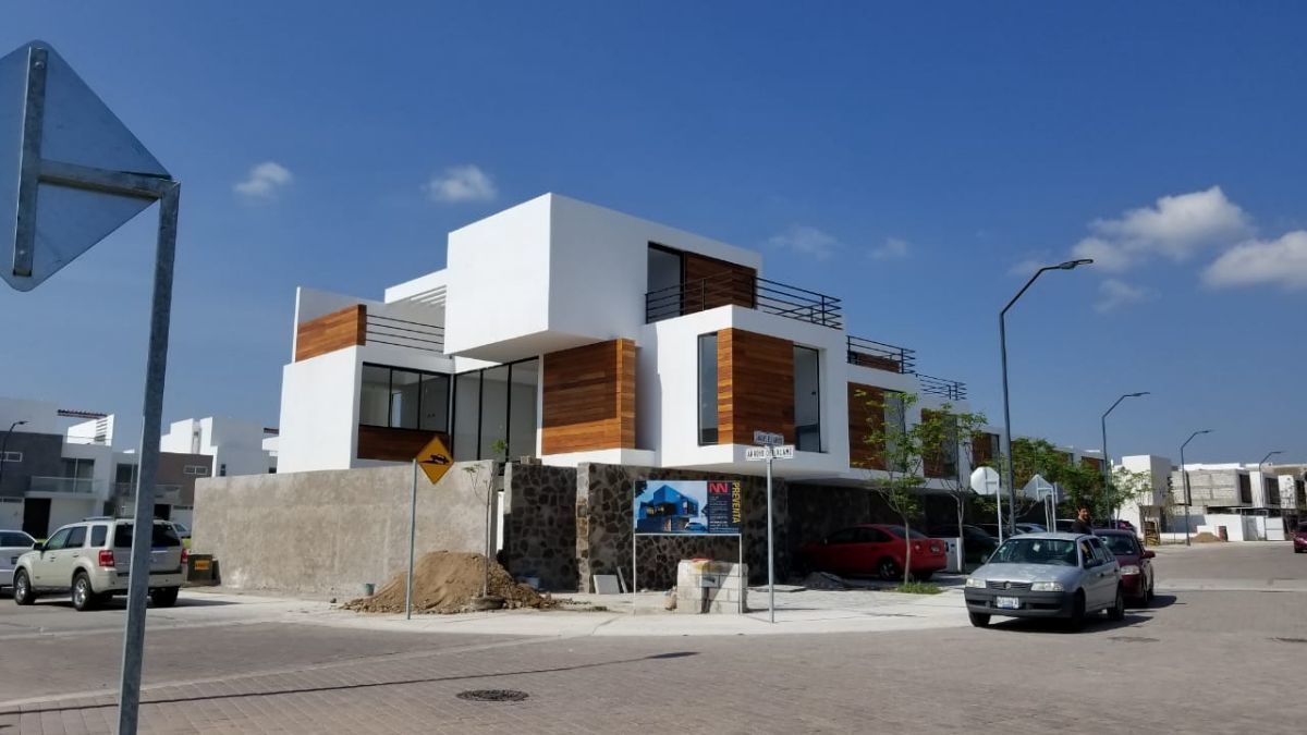 CASA EN VENTA CAÑADAS DEL ARROYO CORREGIDORA QUERETARO