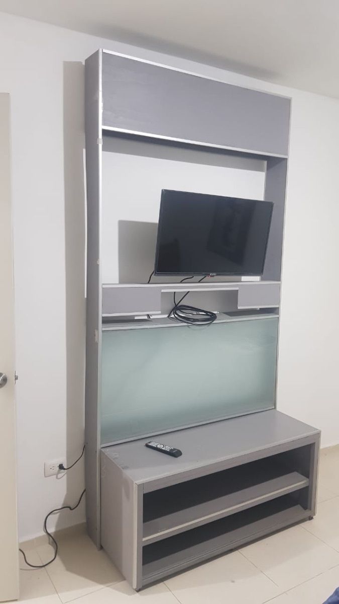 3 de 11: Mueble y tv