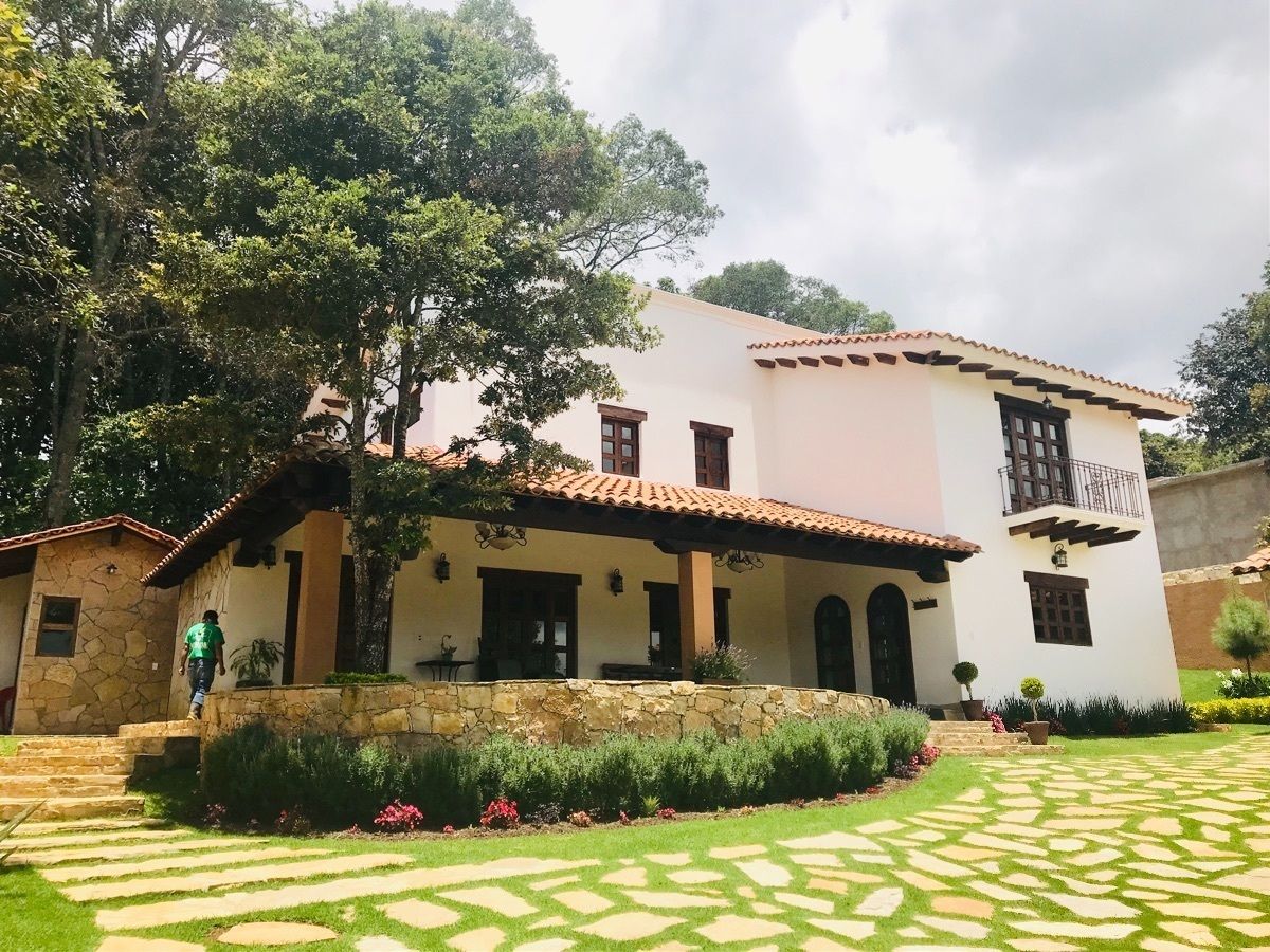 1 de 49: Fachada principal
