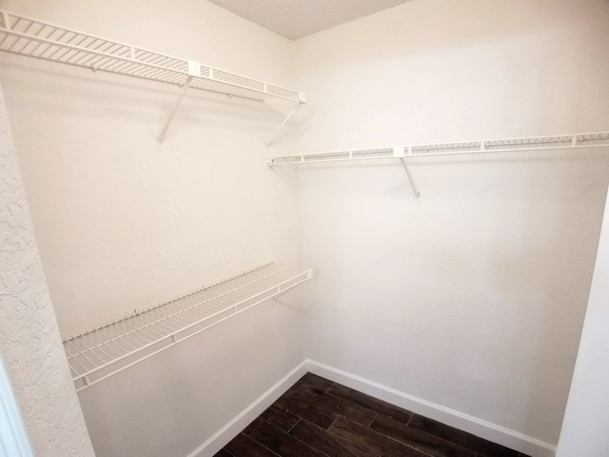 second floor 2/2 condo x Rent Winter Park in front of Full