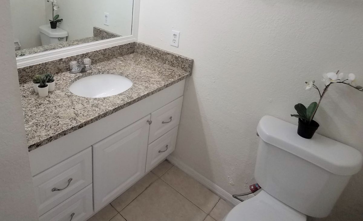 second floor 2/2 condo x Rent Winter Park in front of Full