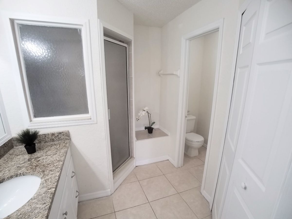 second floor 2/2 condo x Rent Winter Park in front of Full