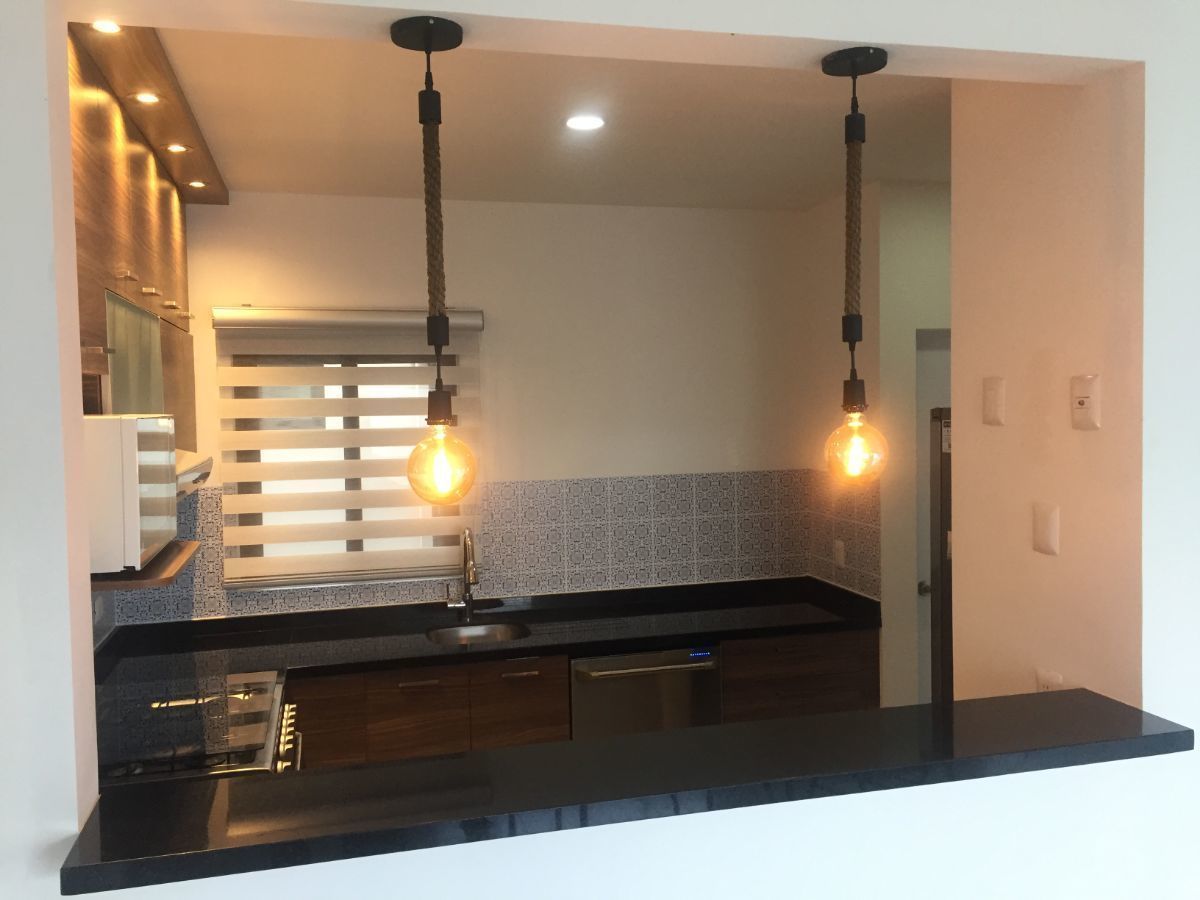 6 de 20: desayunador con lamparas 