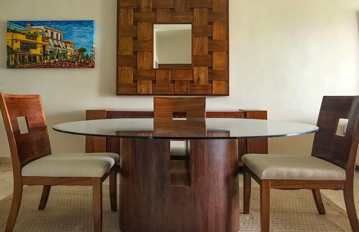 2 of 10: Dining room with seating for 6 with exquisite art, paintings