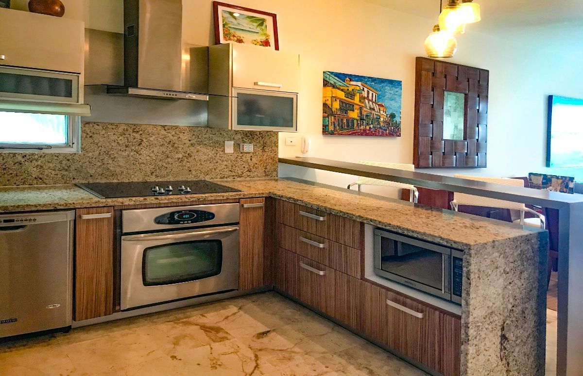 4 of 10: A fully equipped Italian design kitchen 