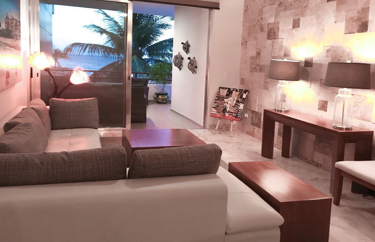 7 of 10: Unique 3D marble walls at the living area.