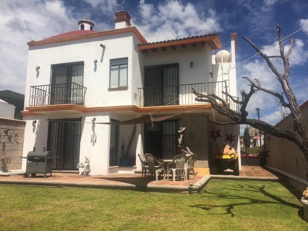 CASA EN VENTA EN QUERÉTARO, ESTILO CAMPESTRE EN PEÑA DE BERNAL | EasyBroker