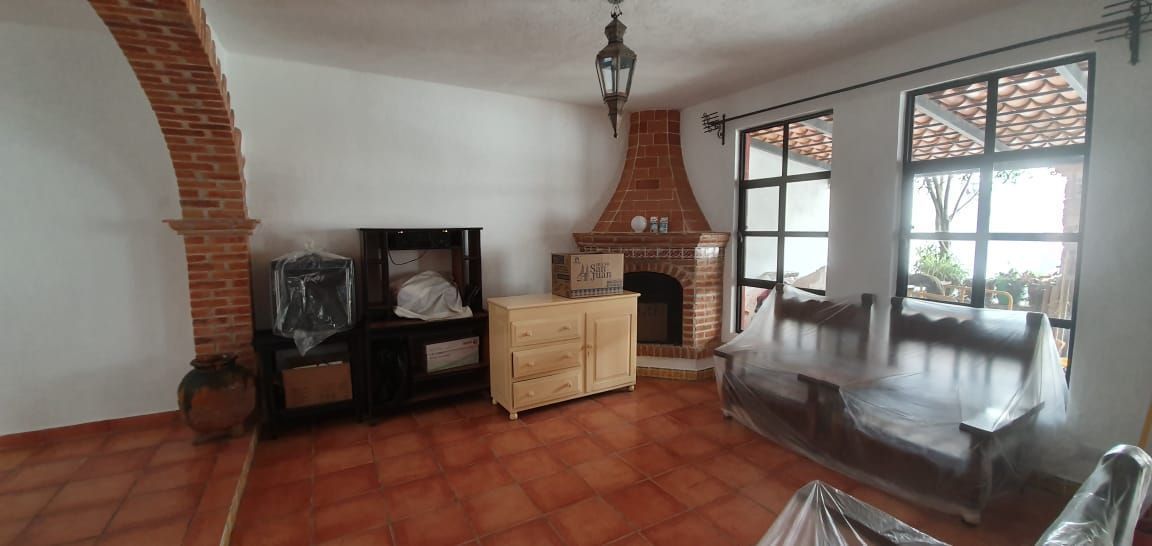 6 de 41: Espaciosa sala.