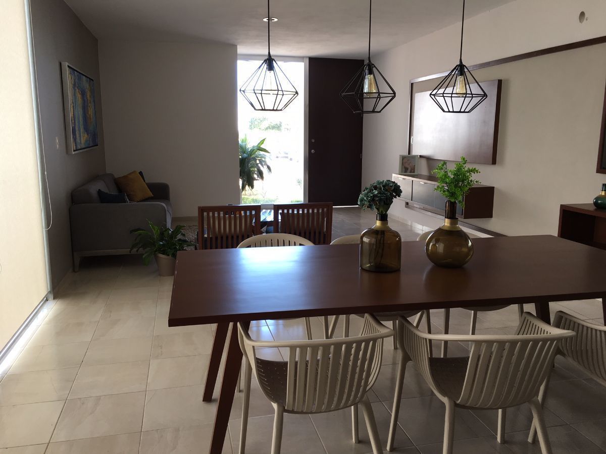 4 of 13: Sala y Comedor