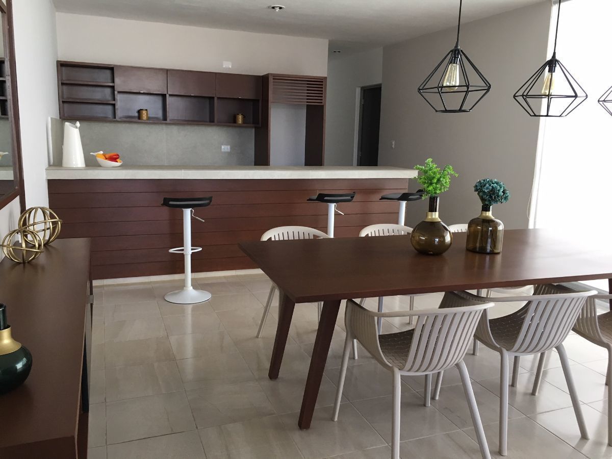 1 of 13: Comedor y Cocina