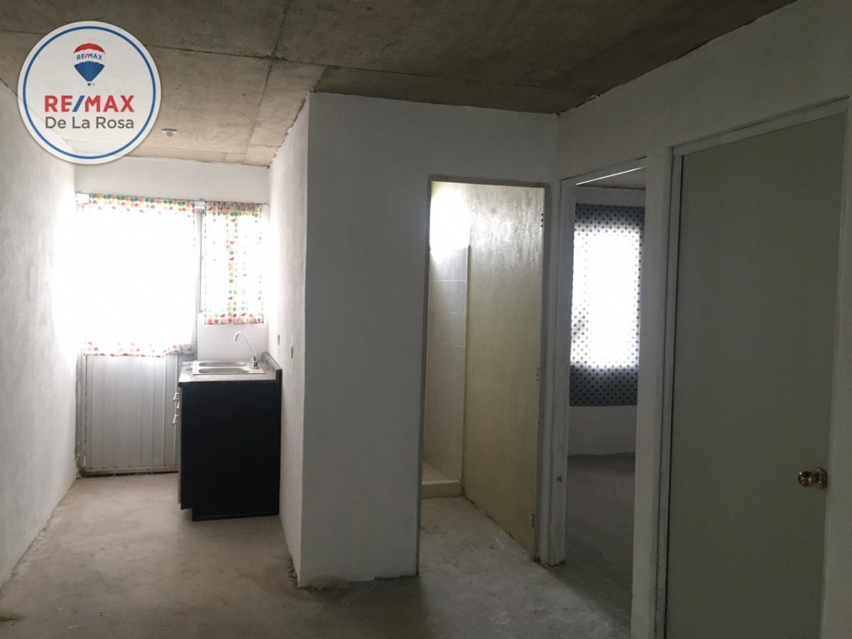 3 de 10: Vista a cocina, baño y recamaras