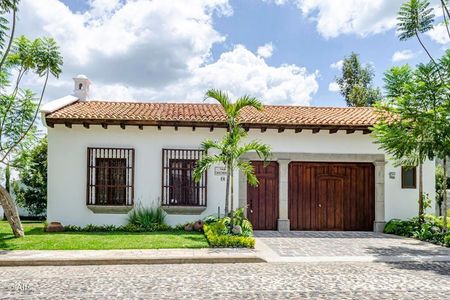 Casa en Venta (Nueva) - Jacarandas Antigua Guatemala