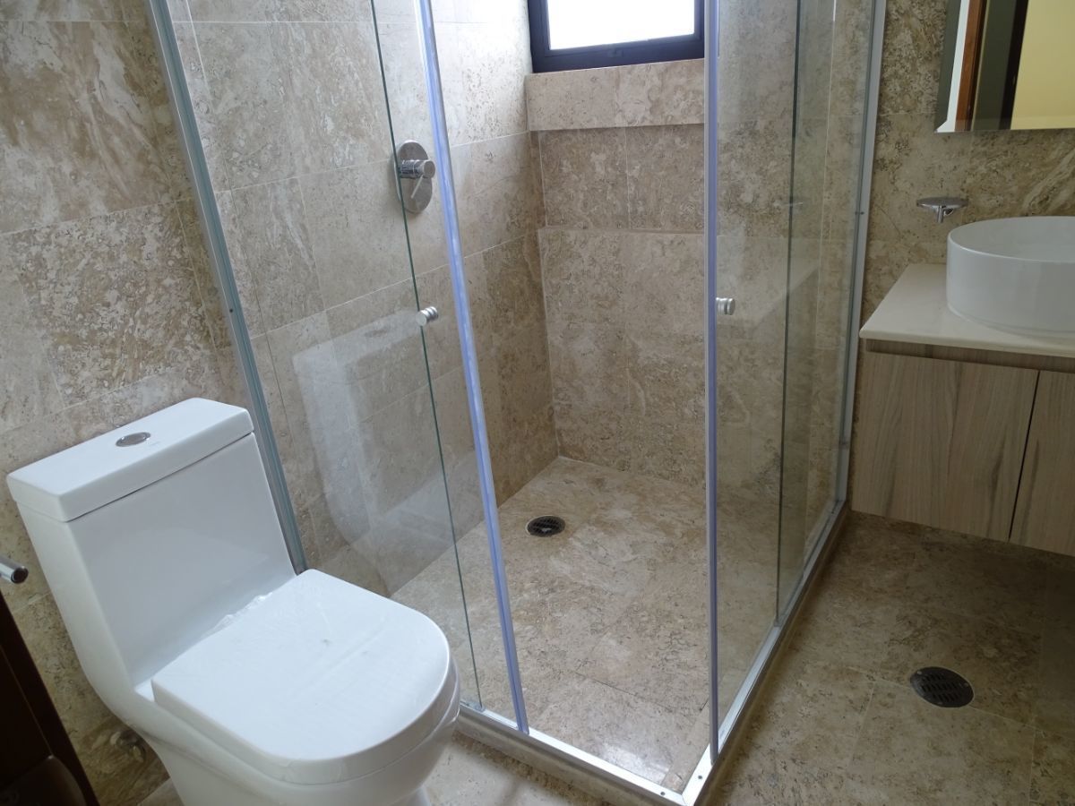 17 de 27: BAÑO