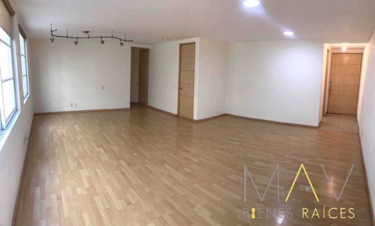 1 of 10: Sala/ comedor