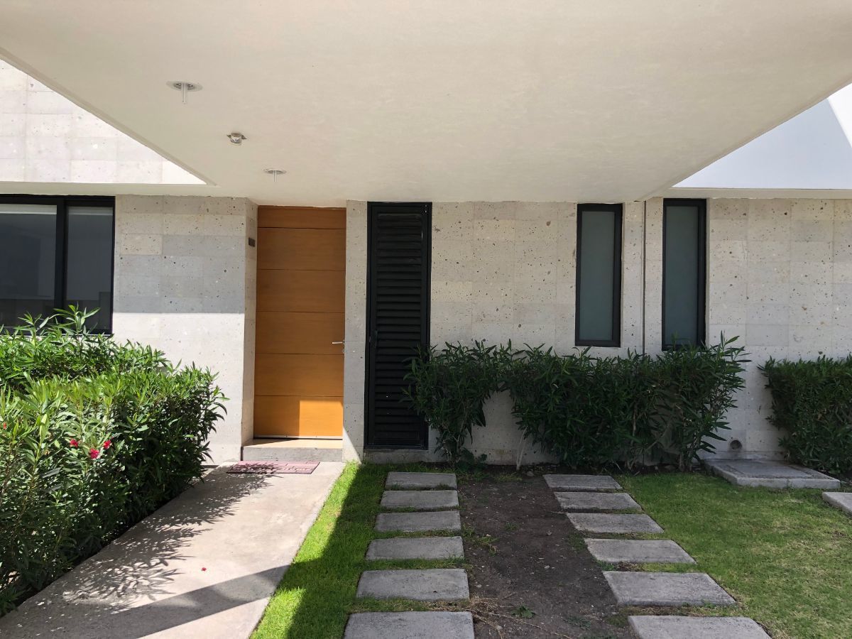 4 de 27: Casa en renta de 3 recamaras en Santa Fe Juriquilla Qro