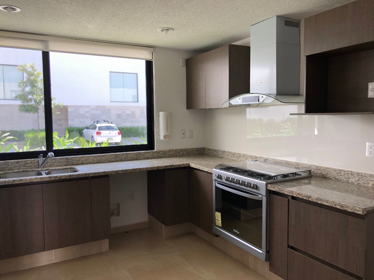 5 de 27: Casa en renta de 3 recamaras en Santa Fe Juriquilla Qro