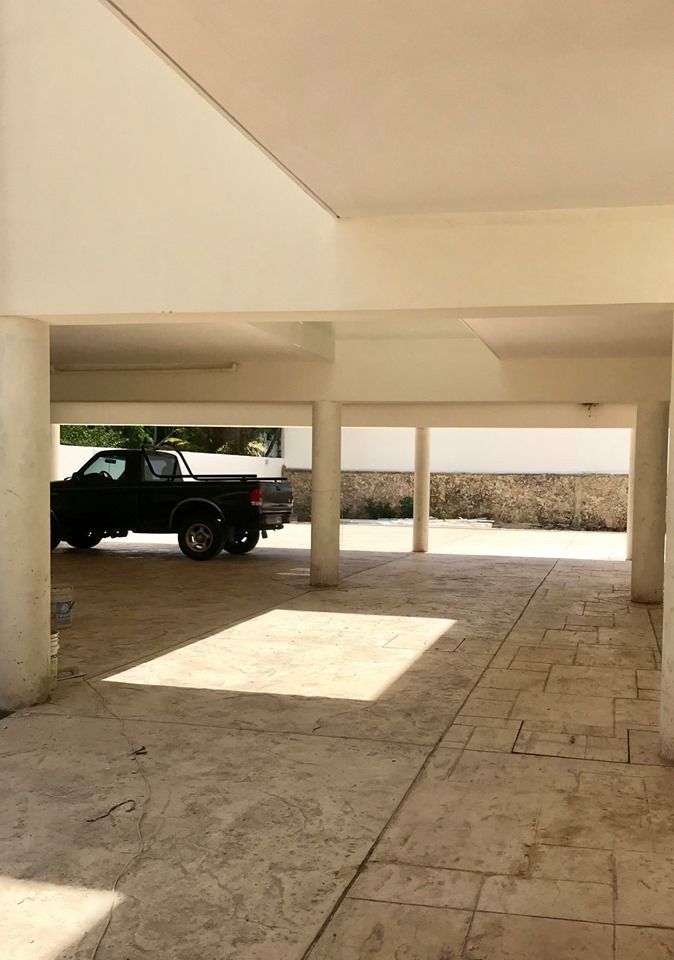 12 de 13: Estacionamiento para 1 auto