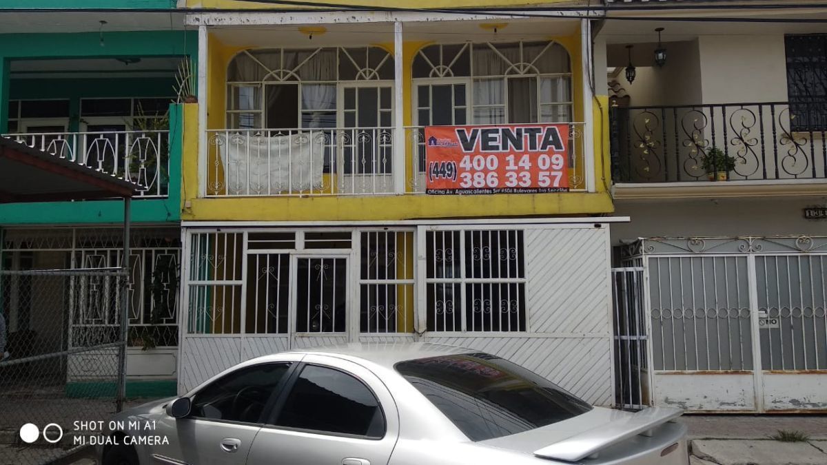 1 de 11: FACHADA DE CASA ENTRADA DOS AUTOS
