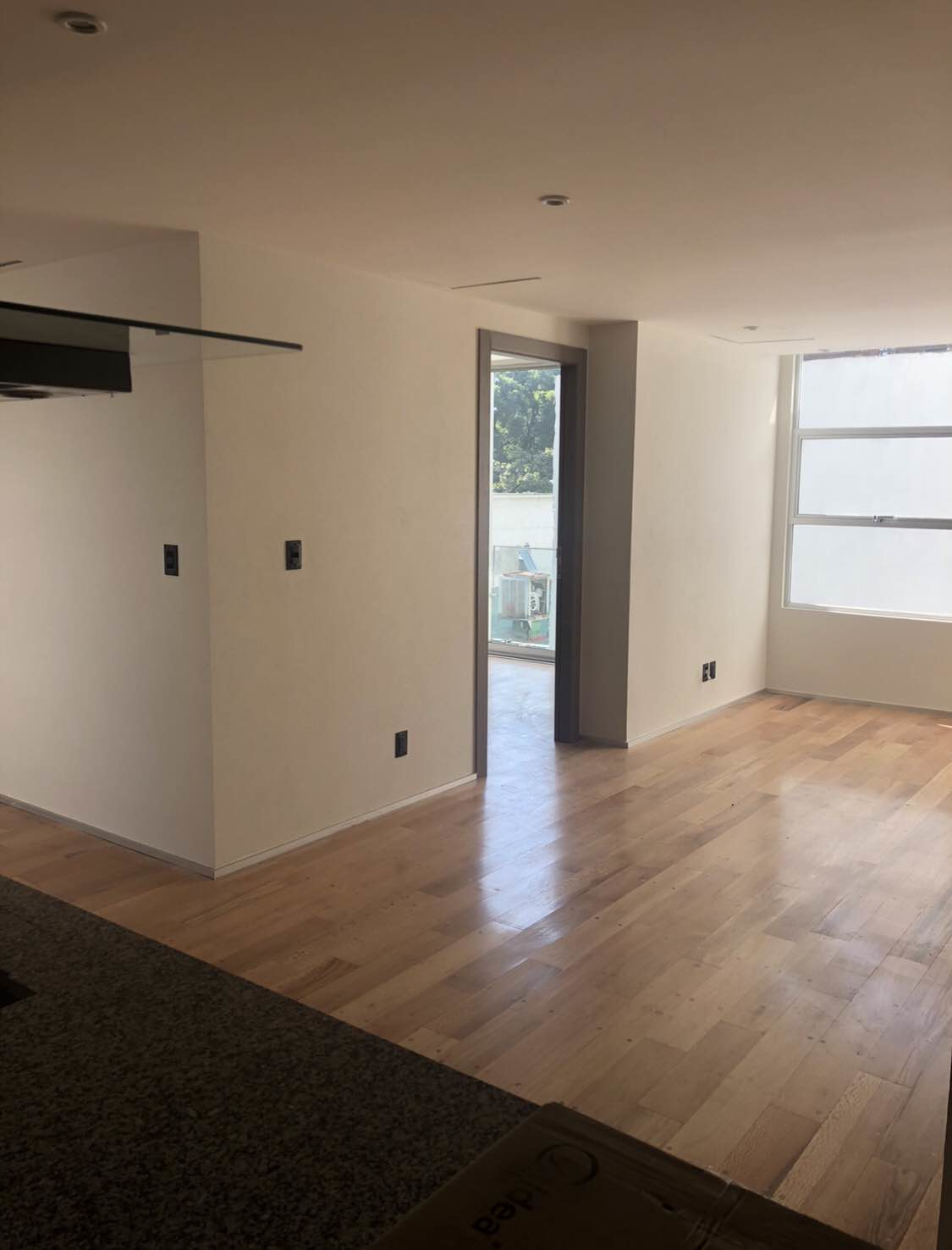 7 of 14: PISOS MADERA ING NATURAL