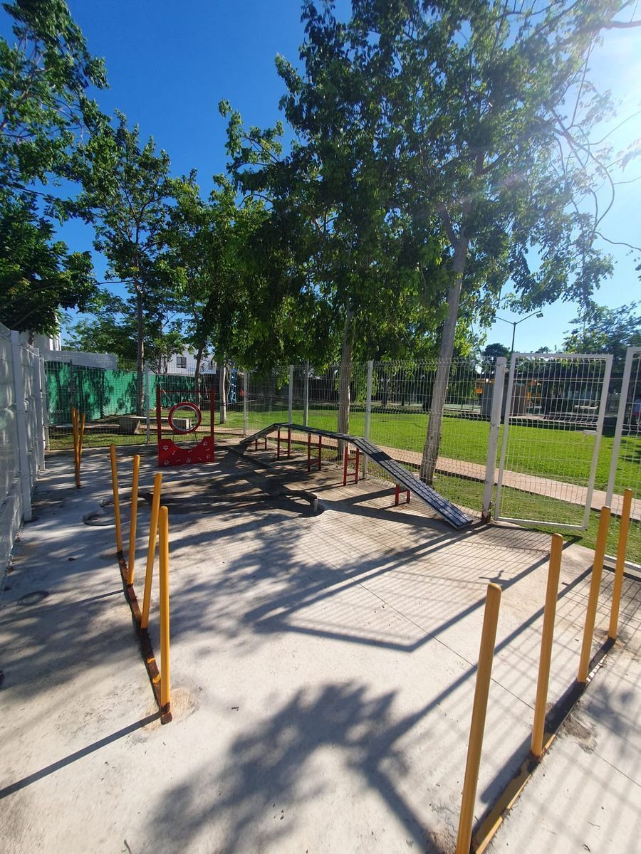 36 de 44: parque de mascotas casa club