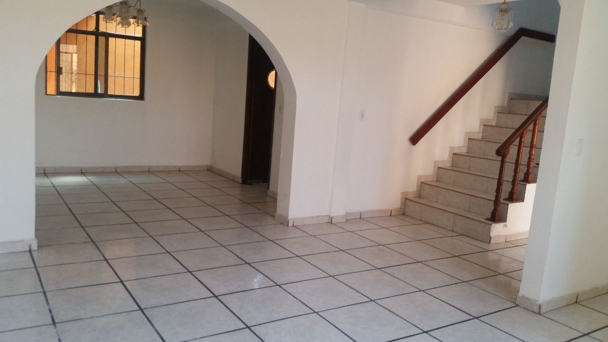2 de 12: Sala-Comedor