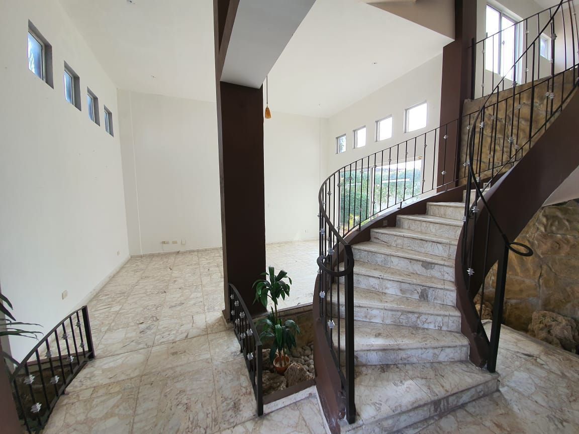 10 de 52: Nivel 1, entrada, sala y comedor