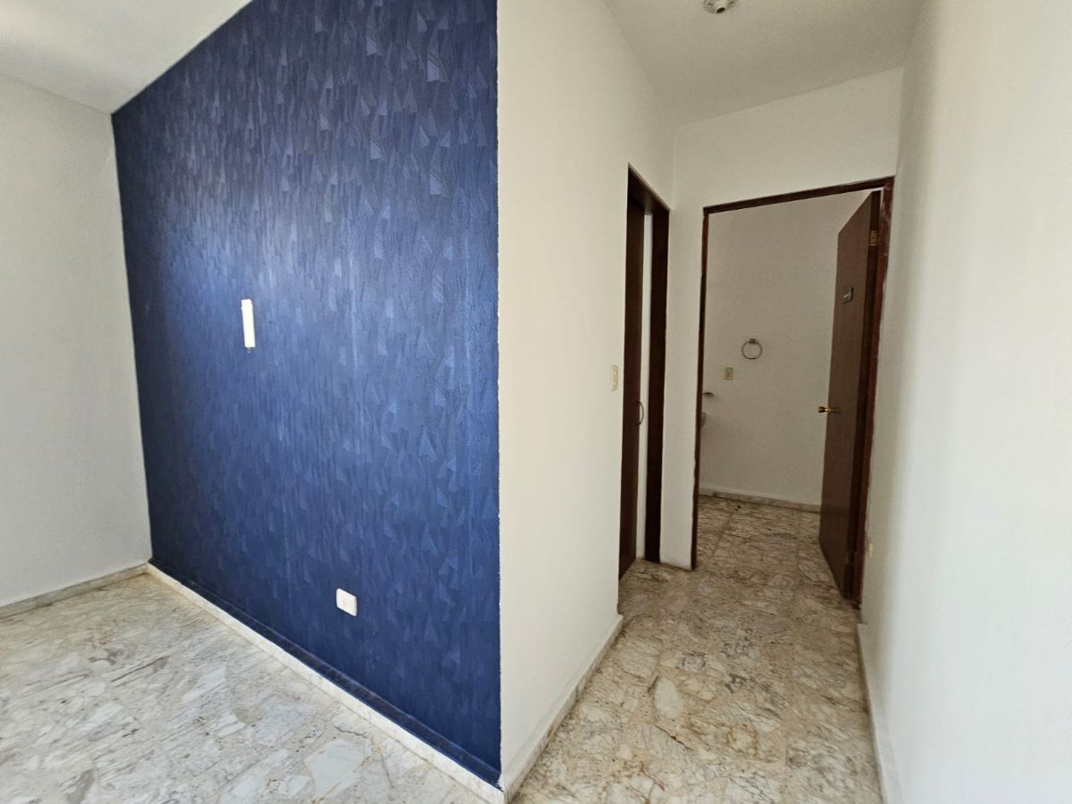 35 de 52: Rec 3 con clima, baño completo y vestidor