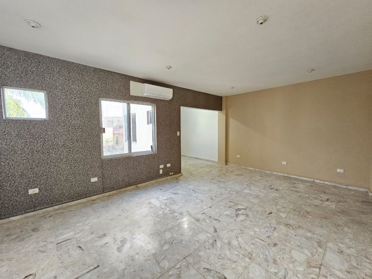 16 de 52: Rec principal grande con clima, baño completo y vestidor