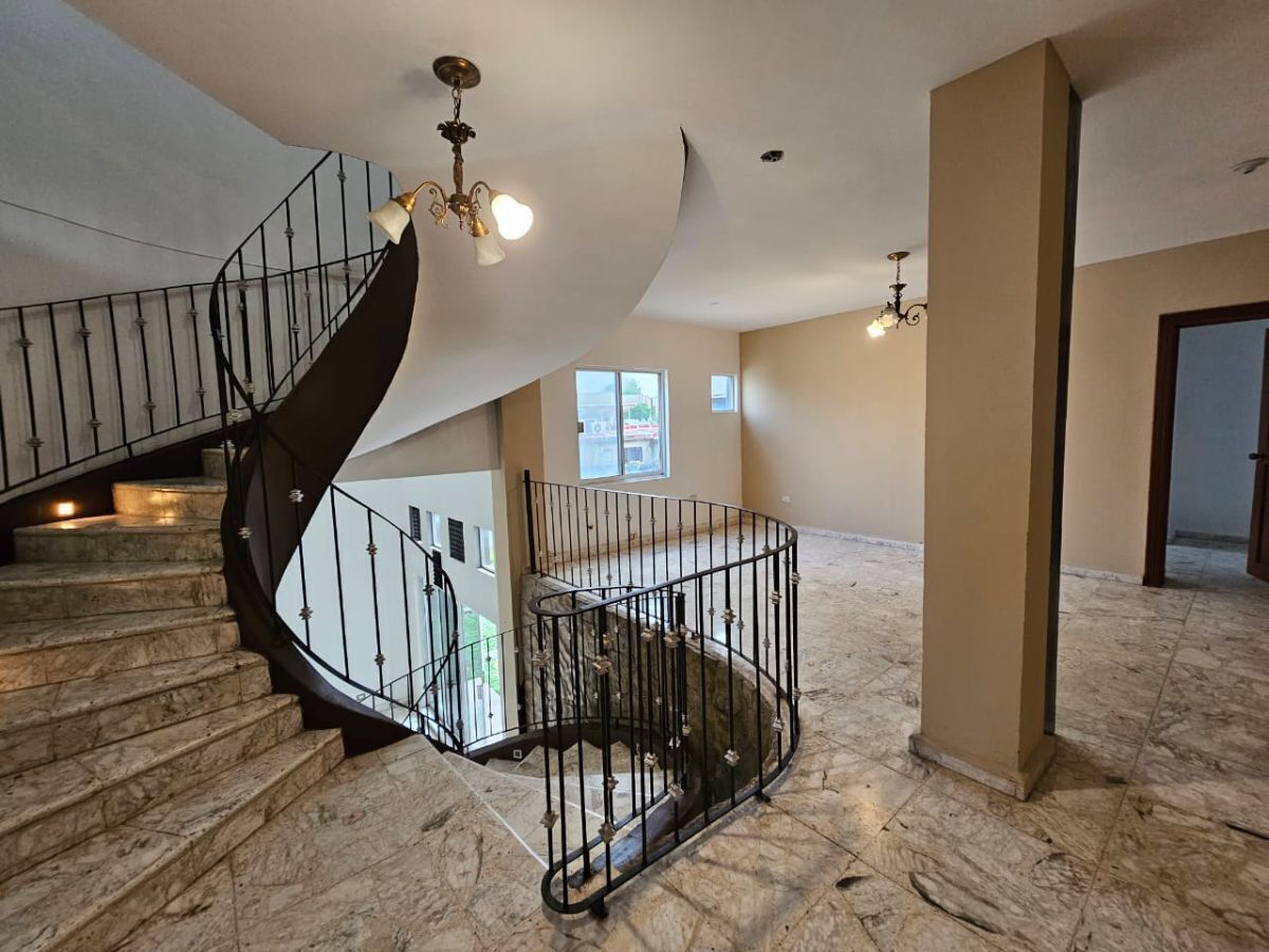 13 de 52: NIVEL 2, 2 rec y 2 baños completos + estancia