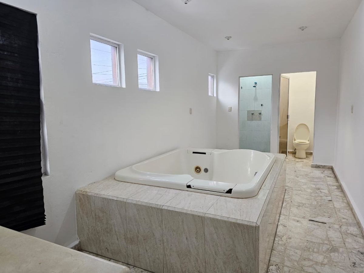 23 de 52: Baño completo