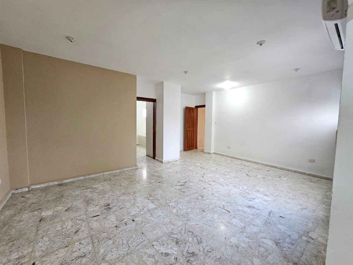 18 de 52: Rec principal grande con clima, baño completo y vestidor