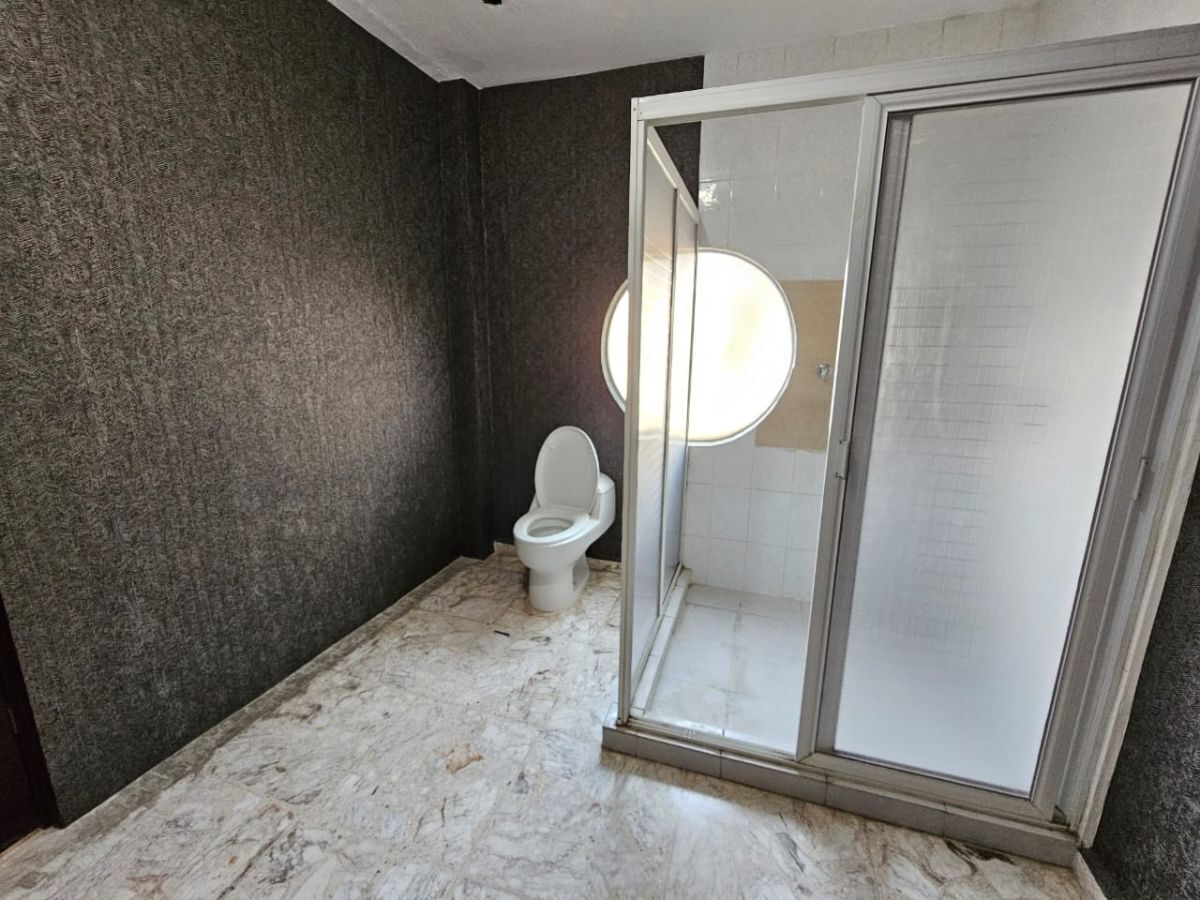 30 de 52: Baño completo recámara 2