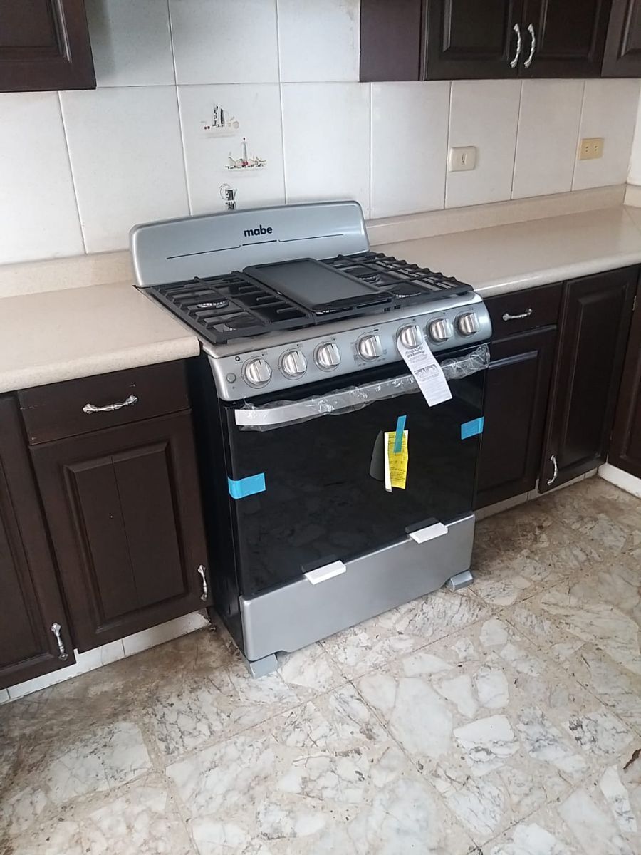 6 de 52: Estufa nueva instalada