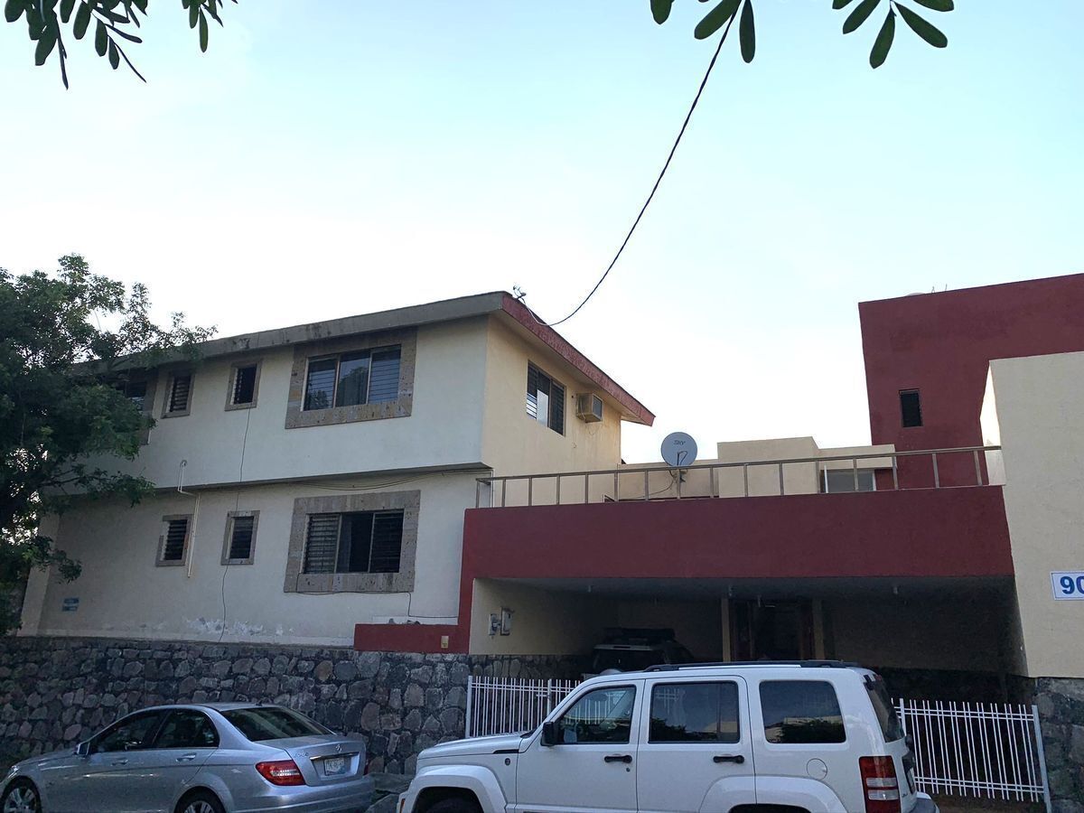 1 de 12: FACHADA PRINCIPAL