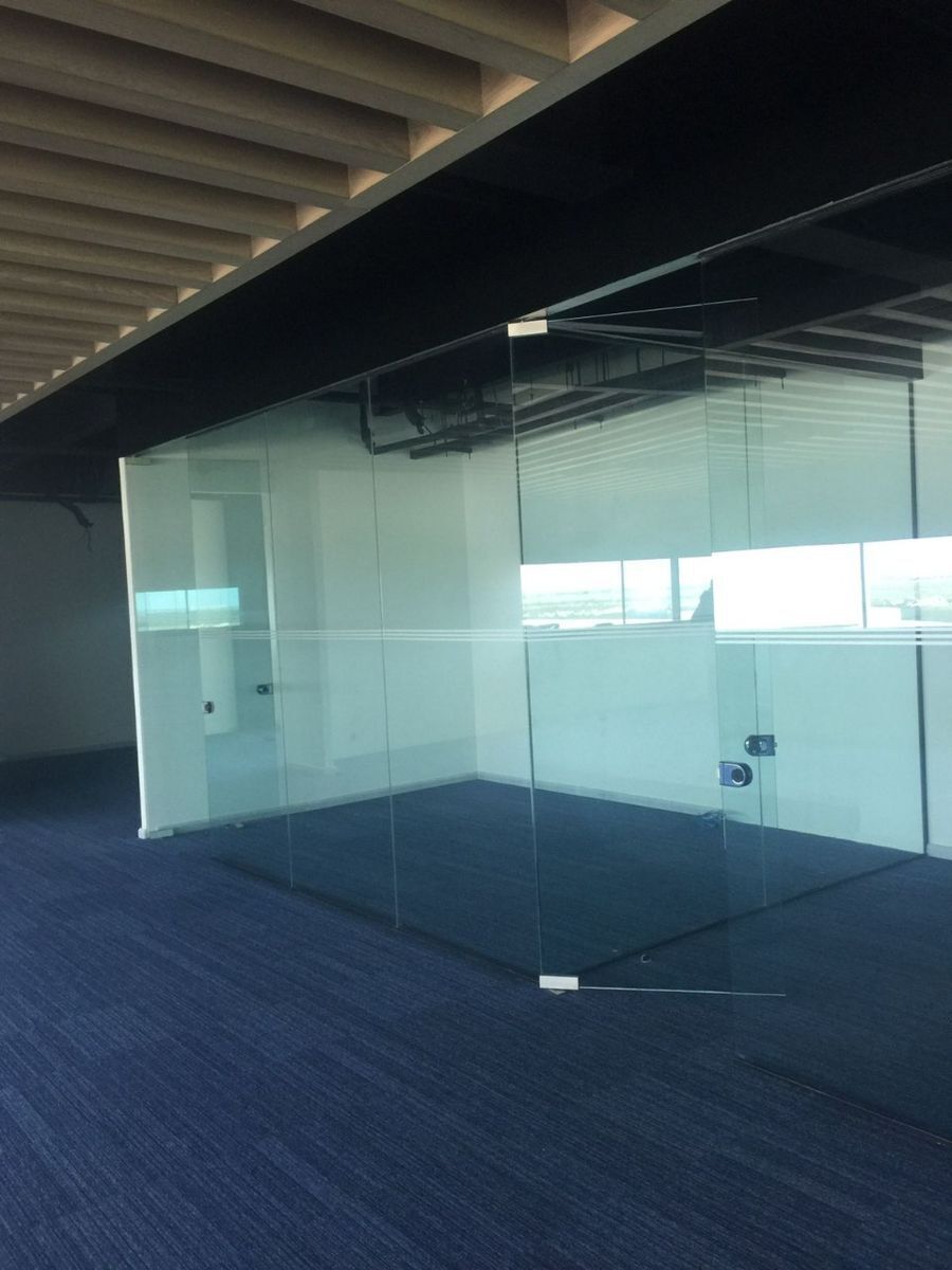 AllProperty - Oficina en renta acondicionada Edif. AAA frente a CC La Isla Cabo Norte Mérida