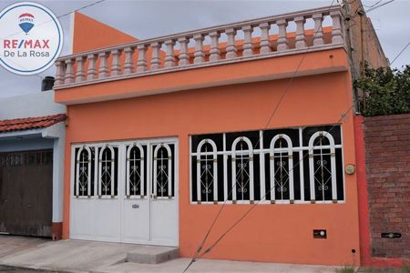 Casa en venta con recámara en planta baja | EasyBroker