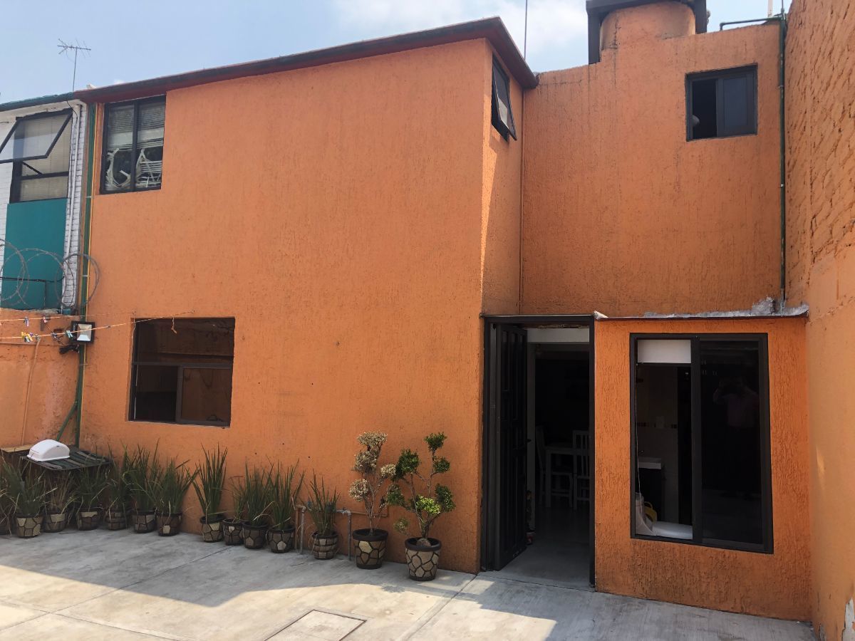 2 de 17: Fachada frente